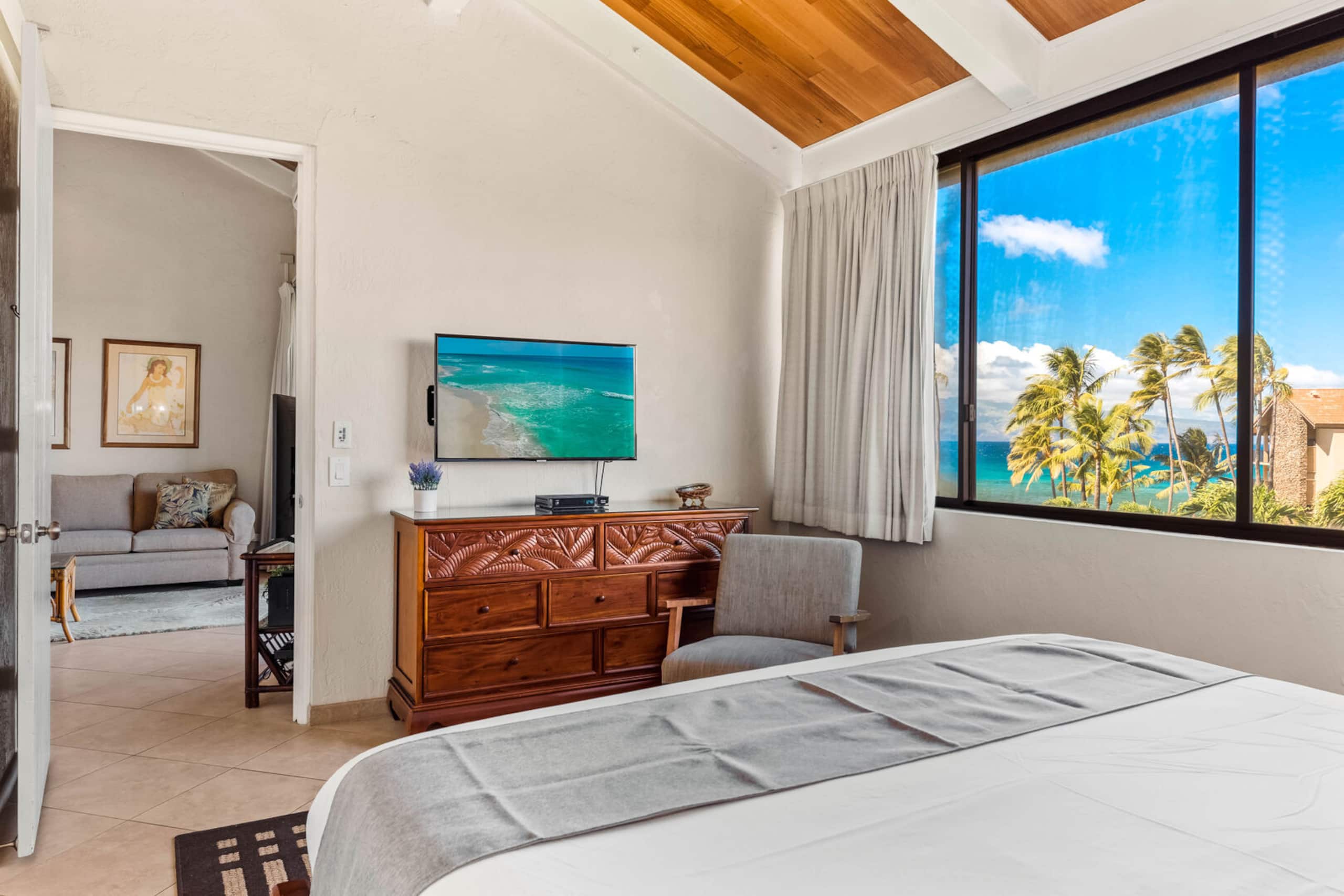 Condo in Lahaina · ★4.56 · 3 bedrooms · 5 beds · 2 baths - Image 14