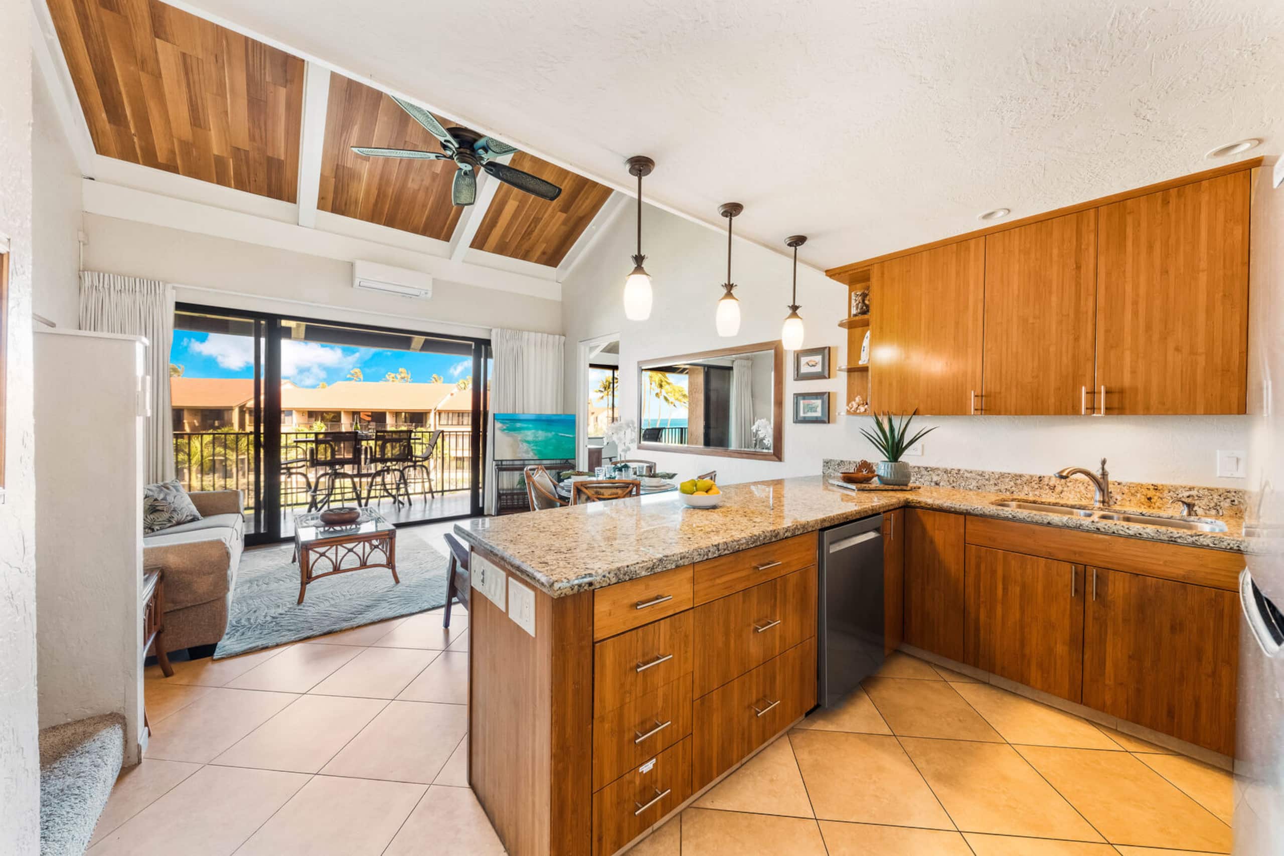Condo in Lahaina · ★4.56 · 3 bedrooms · 5 beds · 2 baths - Image 7