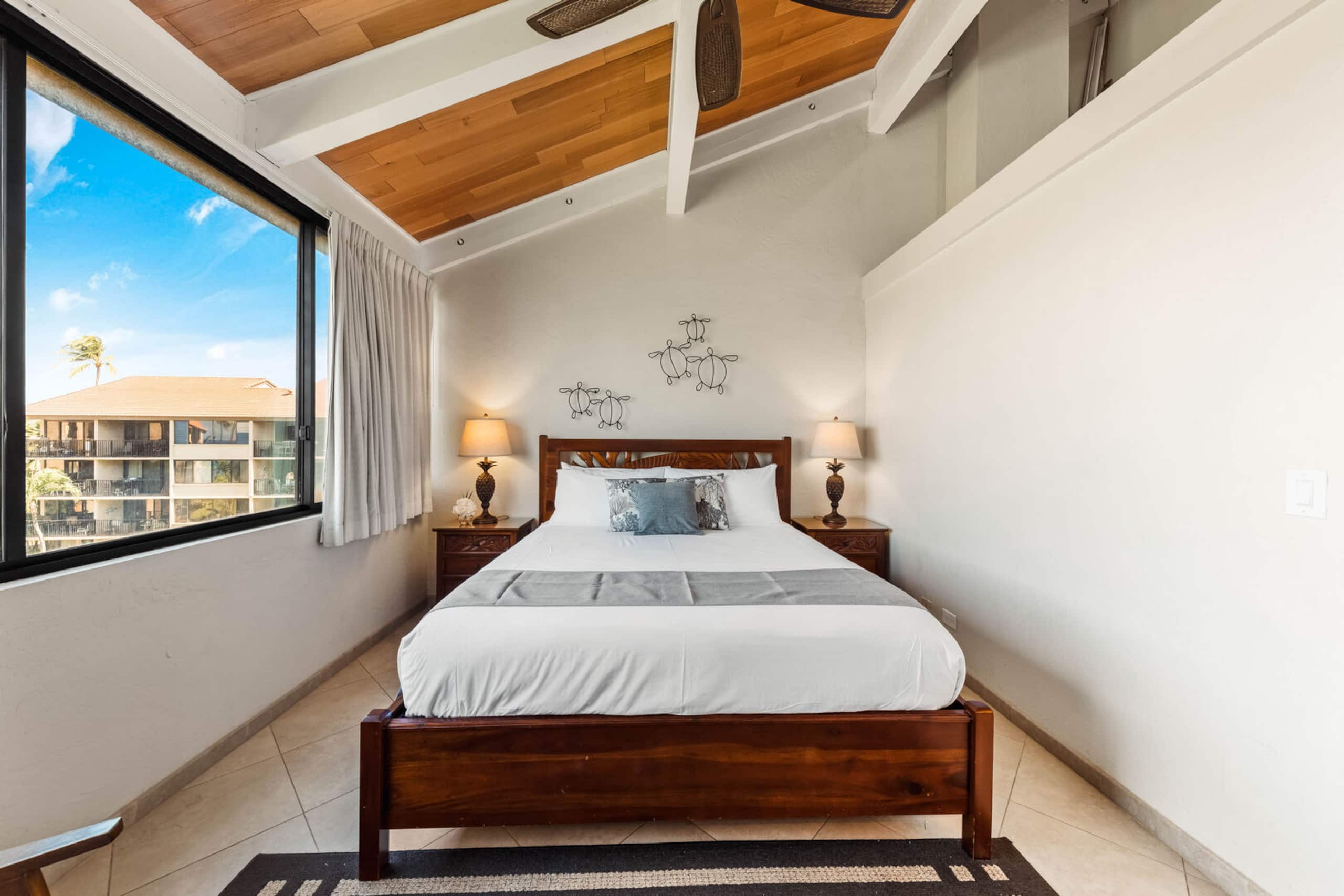 Condo in Lahaina · ★4.56 · 3 bedrooms · 5 beds · 2 baths - Image 15