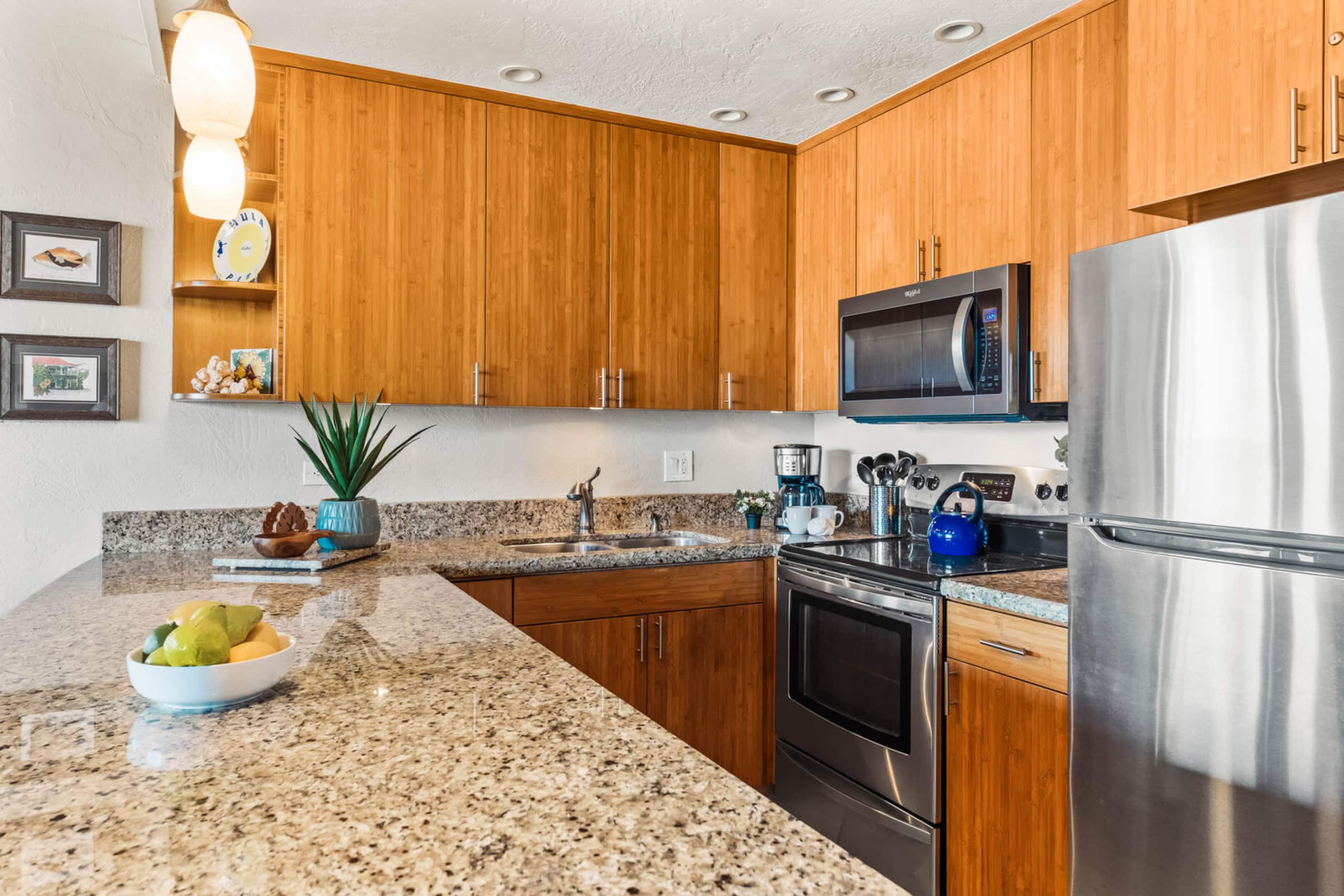 Condo in Lahaina · ★4.56 · 3 bedrooms · 5 beds · 2 baths - Image 9