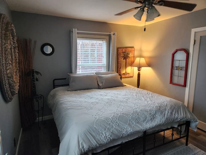 חדר קטן - מיטת קינג סייז