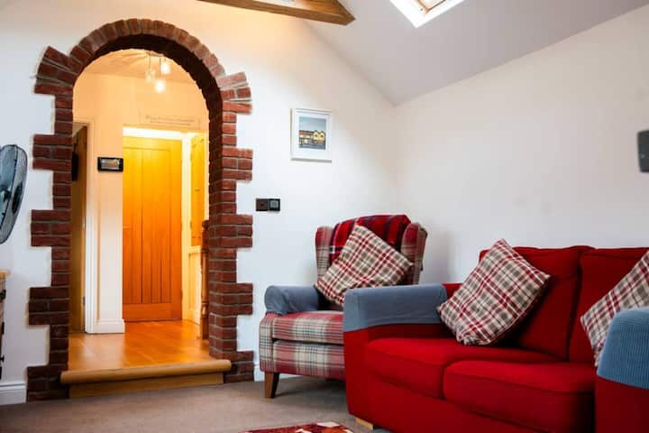 Cozy 1br Escape In Holt | Special Offer - Salthouse