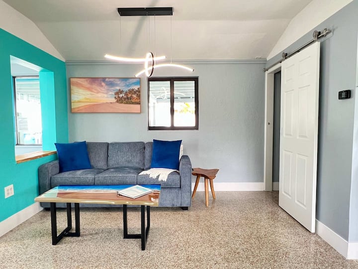 Coastal Blue Cottage | Steps To The Beach + Bikes - Indian Rocks Beach, FL