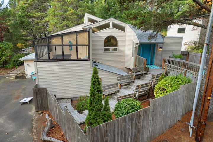 Amazing Kitchen-game Rooms-large Groups-pet's Ok - Manzanita, OR