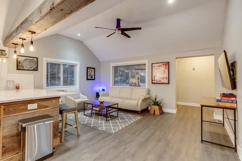 Hidden Gem * 3 Beds Near Golden