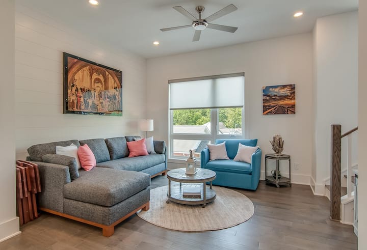 The East Side Vibe - Spacious Home In Great - Nashville, TN