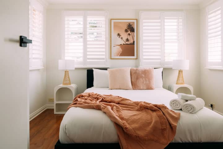 Bedroom 2 (upstairs)