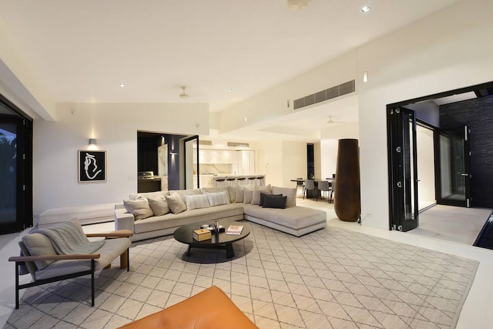 61 Murphy Street—a Poolside Villa For Four - Port Douglas