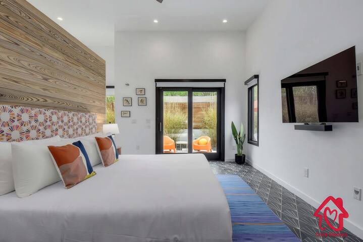 The Nest with Pool and Hot Tub – An Irvie Home gallery image 4