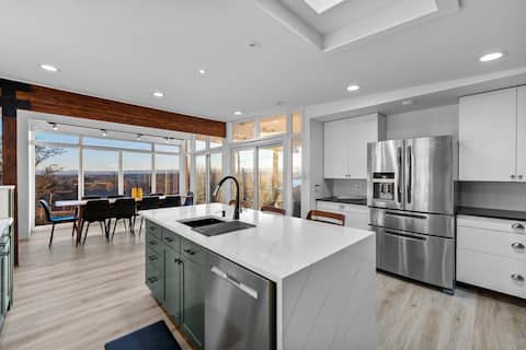Stunning Views - Pool Table/ Ping Pong/ Firepit