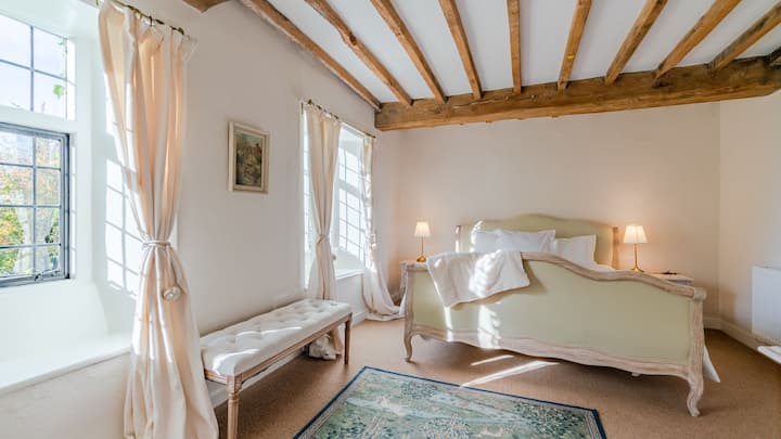 Belqravia, Foxholme Manor, Bolthole Retreats