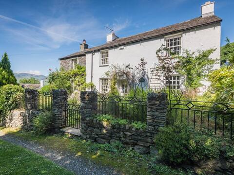 4 Bed in Applethwaite (SZ434)