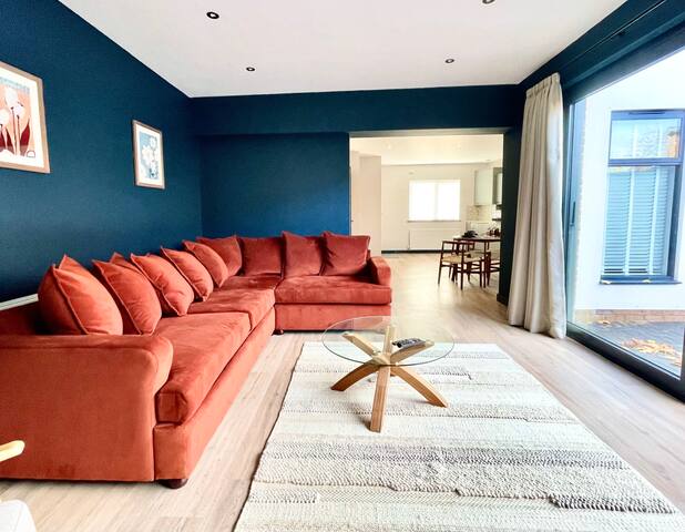 Barton Suites- Luxury Home 2 of 2. Sleeps 6 gallery image 3