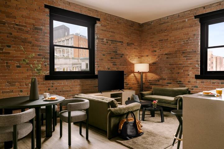 Sonder Apollon | Three-Bedroom Apartment