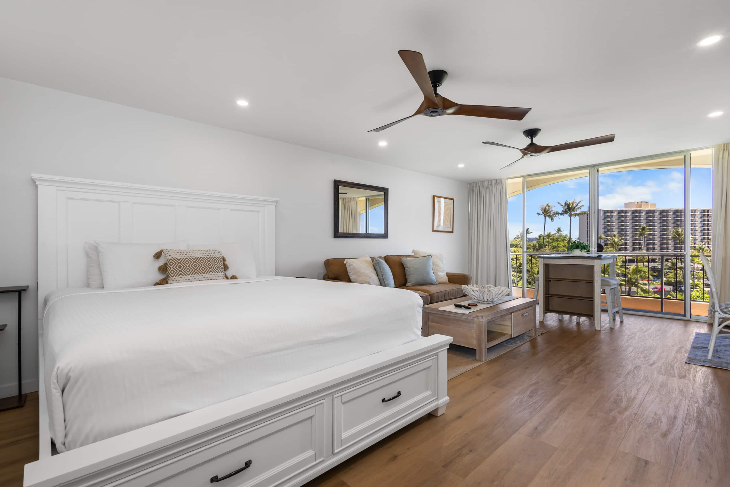 Condo in Lahaina · ★4.33 · Studio · 2 beds · 1 bath - Image 18