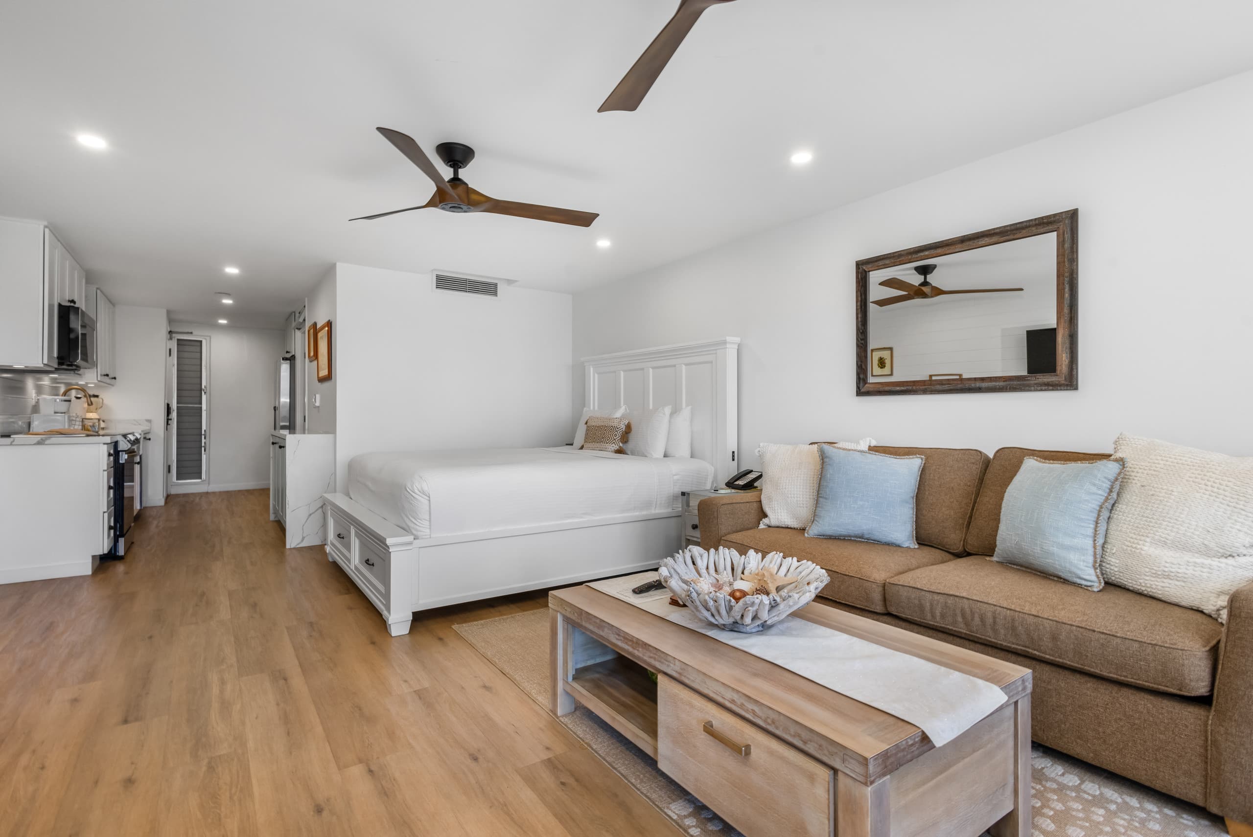 Condo in Lahaina · ★4.33 · Studio · 2 beds · 1 bath - Image 6