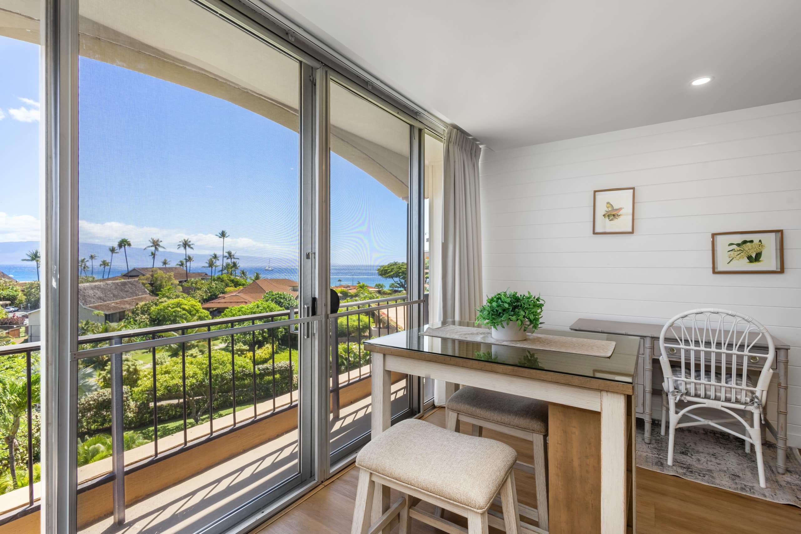 Condo in Lahaina · ★4.33 · Studio · 2 beds · 1 bath - Image 3