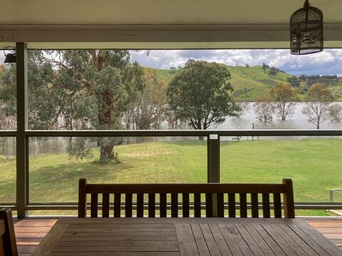 Eildon Views - Lake Front in Bonnie Doon