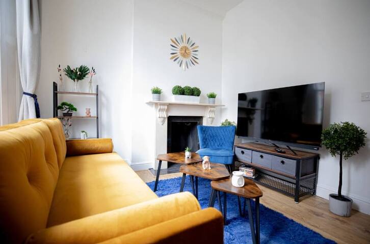 London Fulham Lovely and Spacious 4-bedroom Apartm gallery image 2