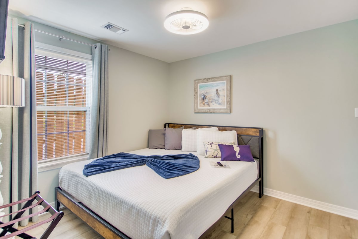 Bedroom 3: king bed + Roku TV