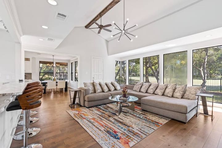 Breathtaking Home/Pool/Golf View gallery image 2