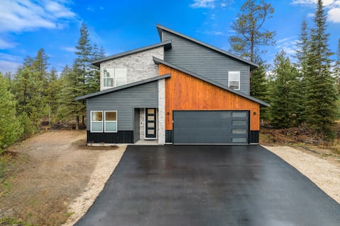 Secluded Home w/Fireplace Minutes To Tamarack/Lake