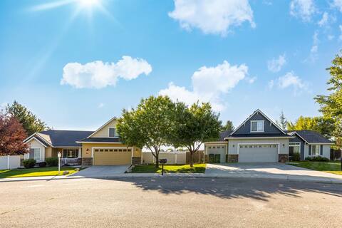 2 Properties, Pool Access, Sleeps up to 28 Guests!