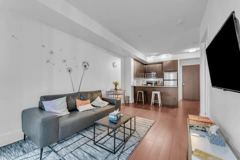 Relaxing 1 BR Condo in Downtown Toronto!