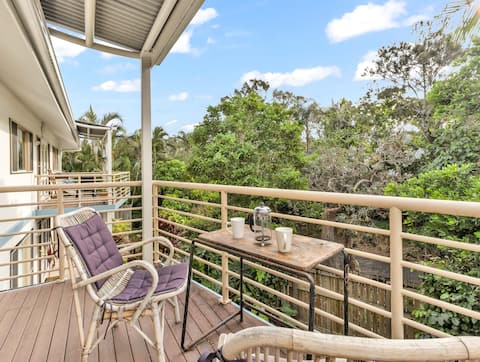 Upstairs Garden View Apartment - 2 Bed Apt - U23