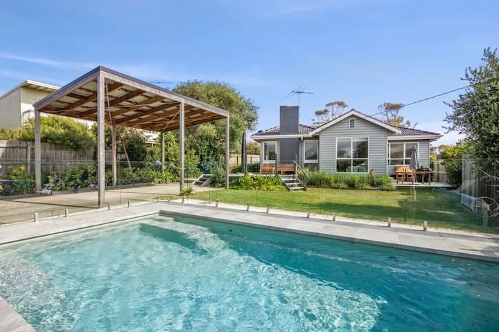 Torquay Springs | Coastal Escape with Pool & Fire