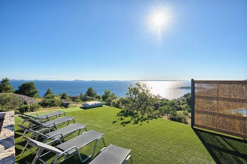 Villa New Horizons with Pool IV