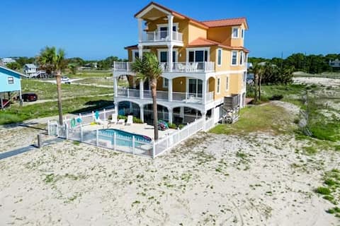 Private Pool Beach Front Sleeps 18 Family home