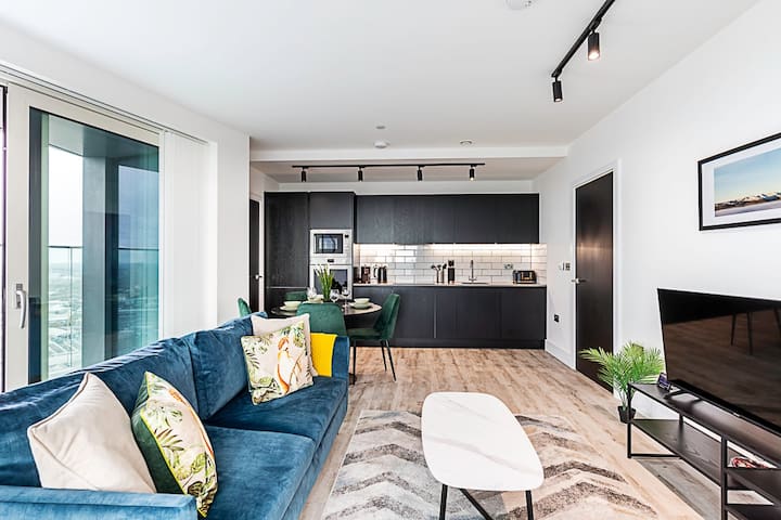 Modern Sky-High Flat In North Acton gallery image 3