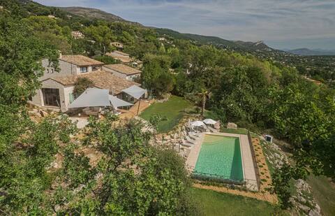 Villa Paloma: Nature and design