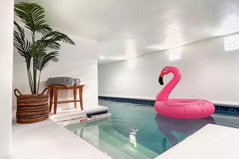 Indoor Saltwater Pool | Sauna | Sleeps 12+