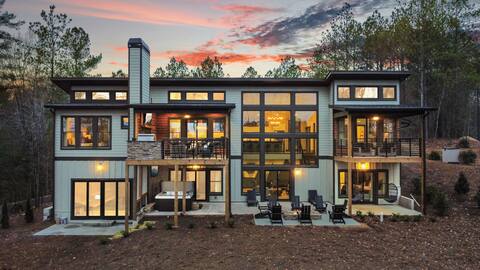 Higher Ground ~ Indoor Pool ~ Hot Tub ~ Fire Pit
