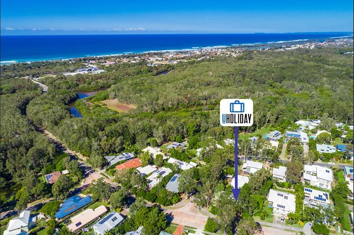 Koala Beach 4BR Family Entertainer by uHoliday gallery image 2