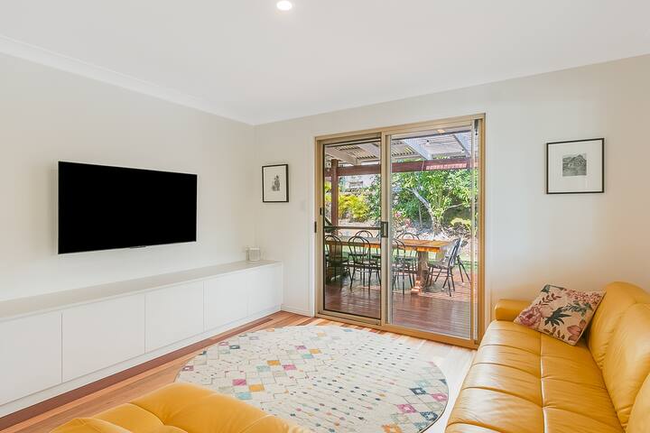 Koala Beach 4BR Family Entertainer by uHoliday gallery image 5