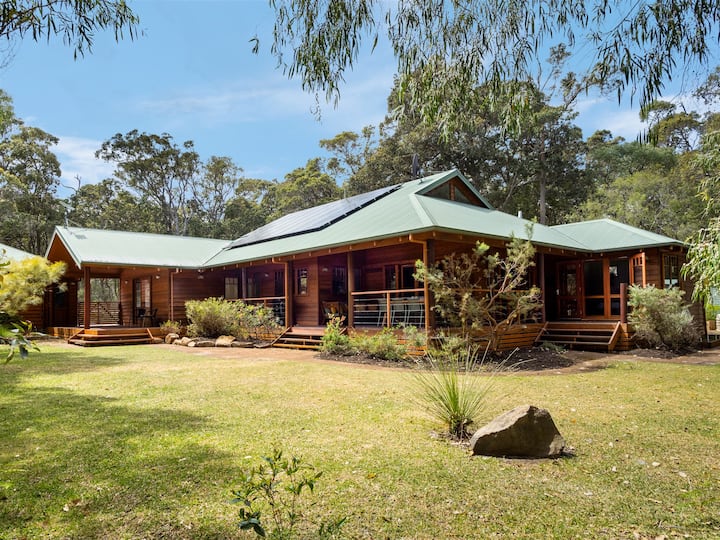 Woodland Retreat—Nature Lovers' Ultimate Escape