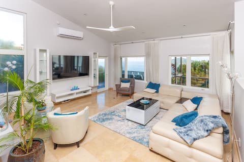 Top performing Airbnb: Luxury 5 Bedroom Villa w/Pool, Hot Tub, Ocean View in Tutu