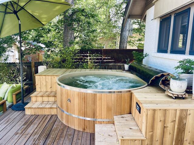 Rare! Designer Finishes, Resort Amenities! gallery image 4