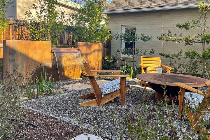 Rare! Designer Finishes, Resort Amenities! gallery image 3