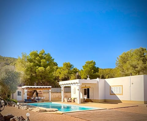 CAN RAFA - 4BR Finca - Pool - walk to UNVRS
