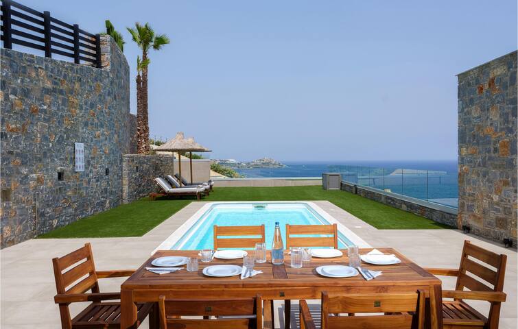 Beautiful home in Heraklio Crete gallery image 2