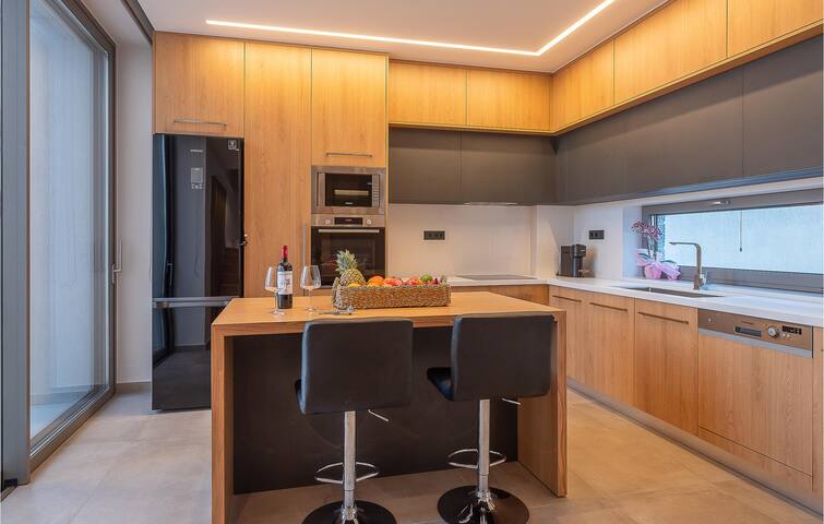 Beautiful home in Heraklio Crete gallery image 5