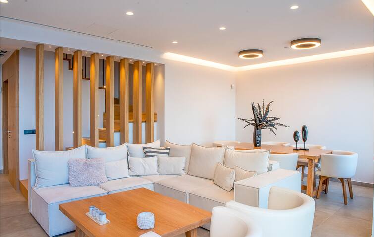 Beautiful home in Heraklio Crete gallery image 4