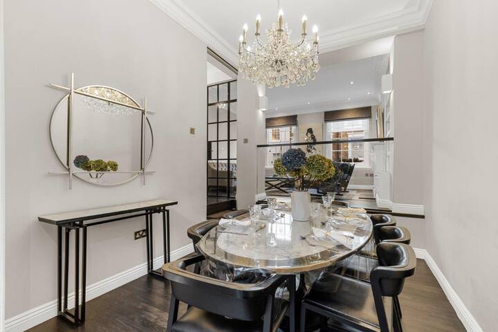 Luxury Residence in Prime London gallery image 5