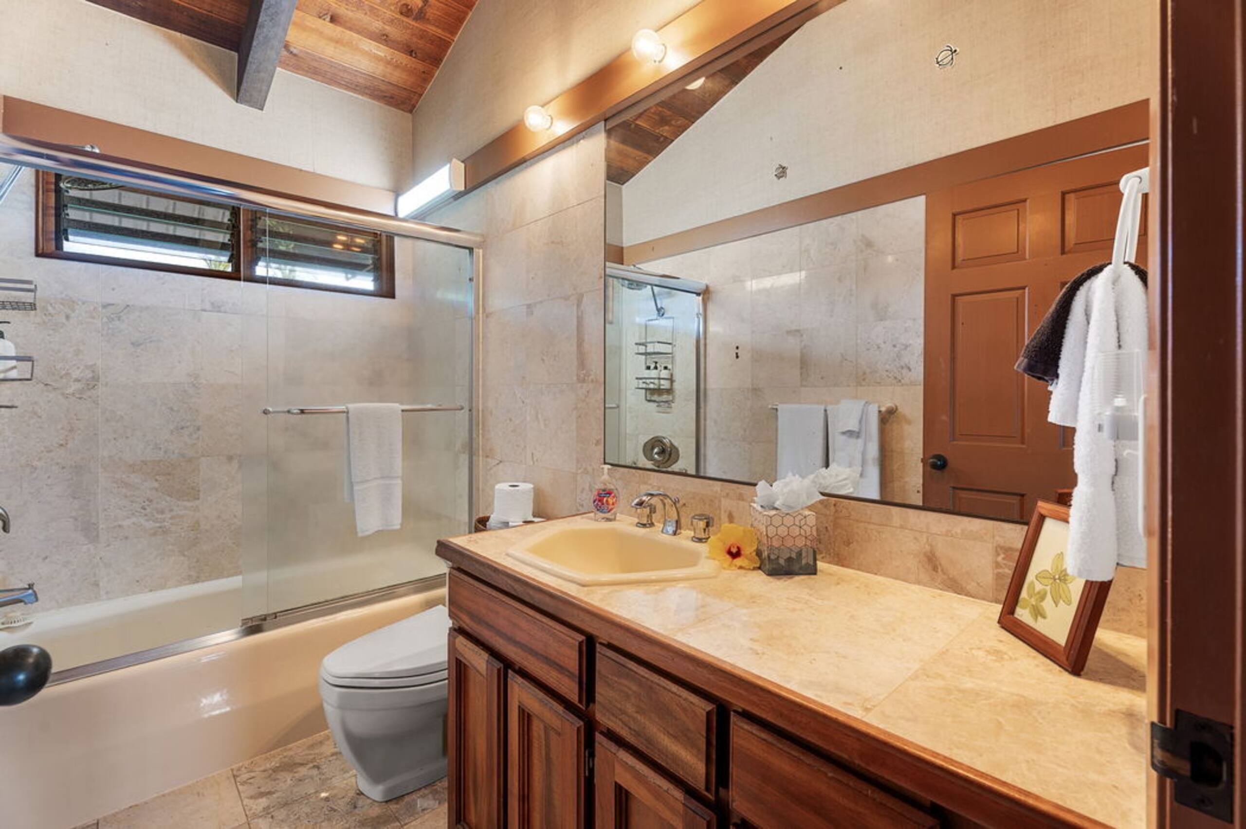 Home in Kailua-Kona · ★5.0 · 3 bedrooms · 4 beds · 2.5 baths - Image 32