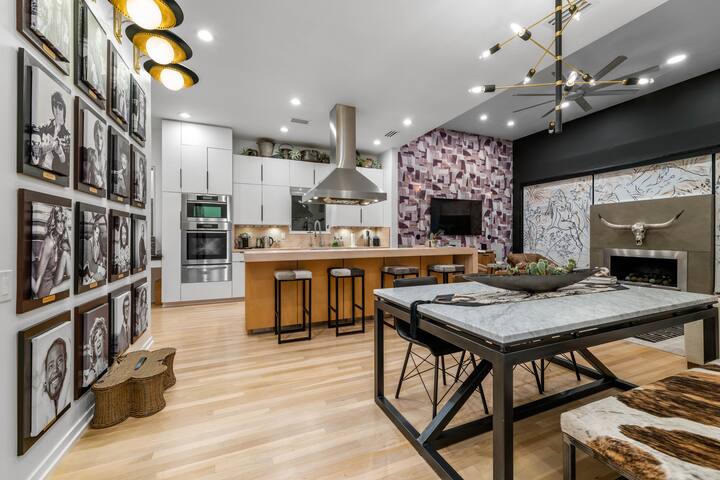 Edgewater Elegance- Luxury 2 Bedroom Charm gallery image 3