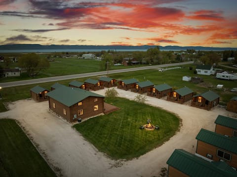 11 cabins! HotTub! Reunions & Retreats! Sleeps 50+
